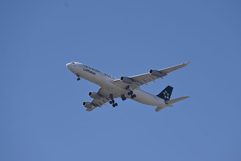 File:D-AIGV-2026.JPG