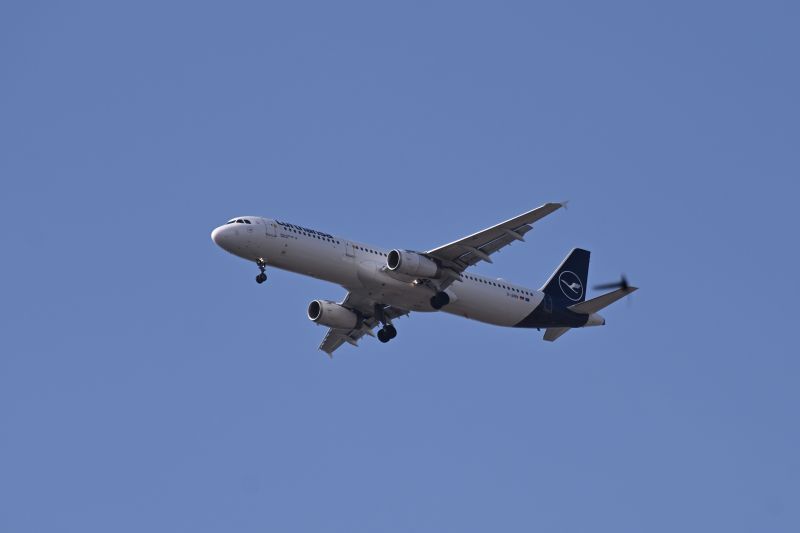 File:D-AIRW-2026.JPG