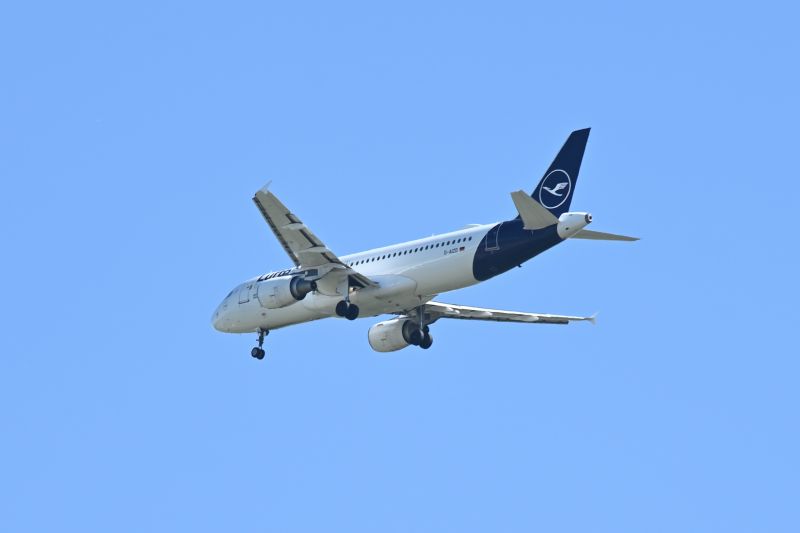 File:D-AIZD-2026.JPG