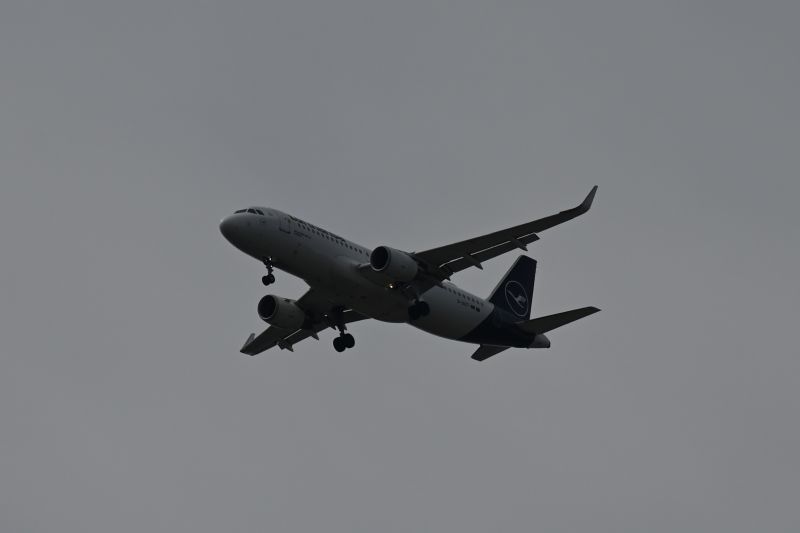 File:D-AIZT-2026.JPG